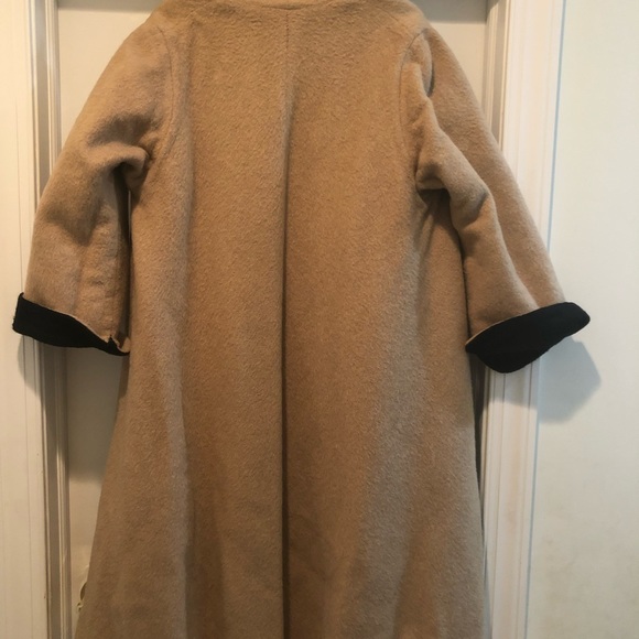 Vintage Pauline Trigère Reversible Wool Coat in Black & Camel - Picture 4 of 5